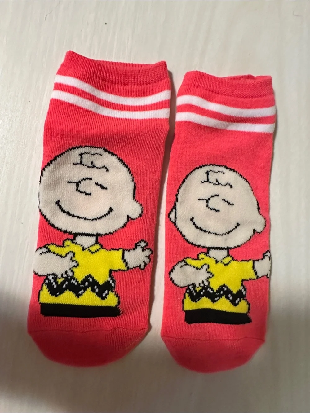 Pink Charlie Brown Graphic Socks